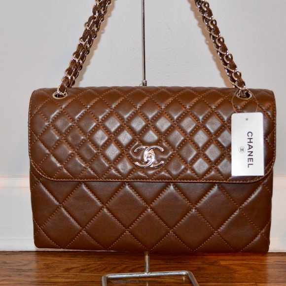 CHANEL Handbags - CHANEL CLASSIC QUILTED FLAP BAG LEATHER HANDBAG